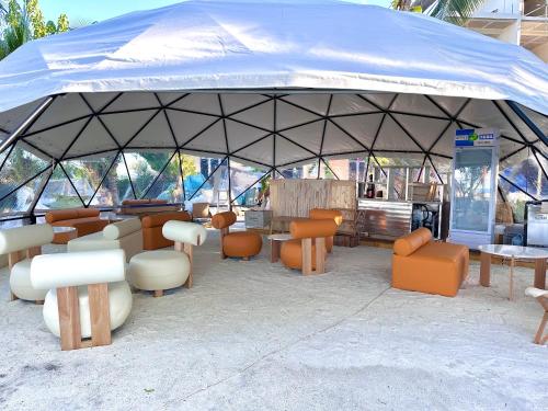 Restaurante, Galaxy Sunrise Guesthouse in Vaavu Atoll