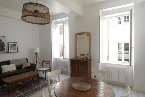 Elegant, Spacious Apartment in Historic Center of Tournon - Location saisonnière - Tournon-sur-Rhône