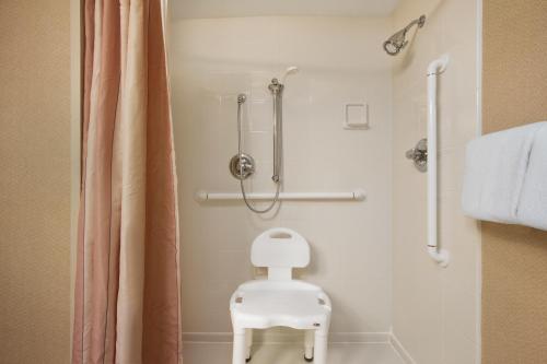 Baymont by Wyndham Columbia Northwest - image 2