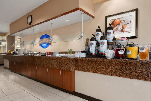 Baymont by Wyndham Columbia Northwest - main image