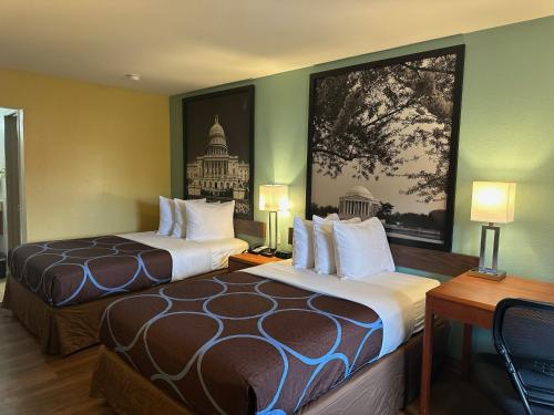 Super 8 by Wyndham WestEnd Alexandria,VA Washington DC Area in Alexandria, USA