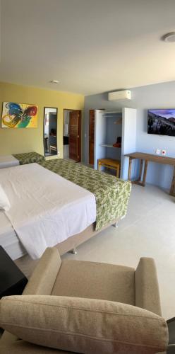 1 king bed, 1 twin bed