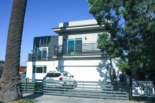 4BR/4BR modern house at Mid-city in Los Angeles, USA
