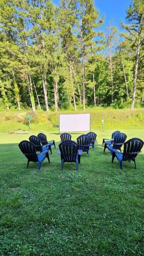 Blue Ridge Rustic Inn - image 2
