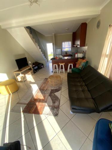 Muizenburg Townhouse- 5 minutes from Surfers Corner