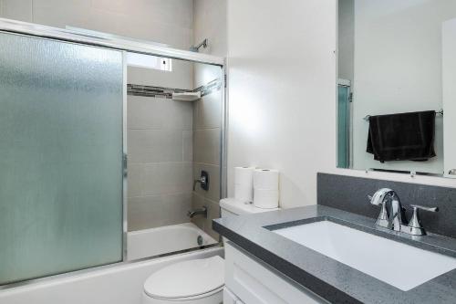 Stylish 4 BR house near Korea Town (Central LA), Los Angeles (photo 6)