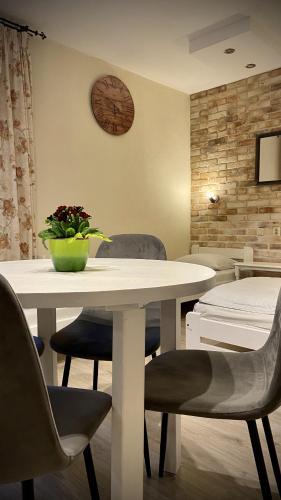 Villa Pod Orzechem w Zaniemyslu in Zaniemysl