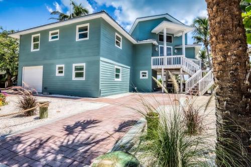 BEACHFRONT-Amazing Fishing,Shelling,Sunrise views! in North Captiva Island