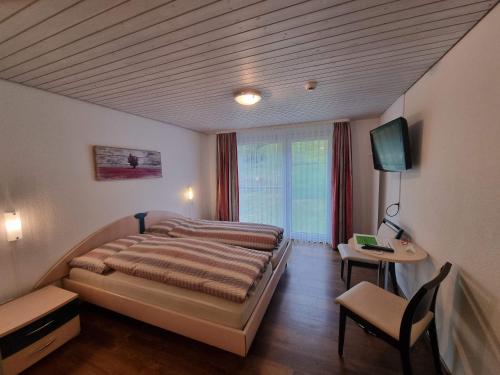 room detail thumbnail 1
