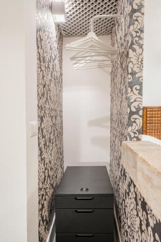 Intimo ed Eclettico Studio a Trastevere, Roma (foto 8)