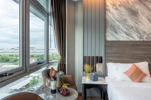 room detail thumbnail 1