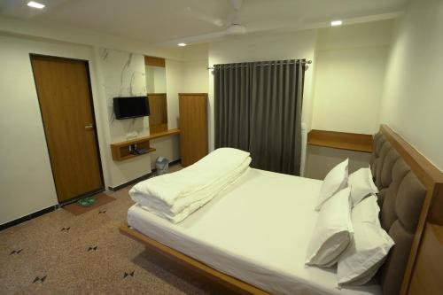 Hotel Shertown – Ahmedabad, TN