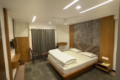 Hotel Shertown – Ahmedabad, TN