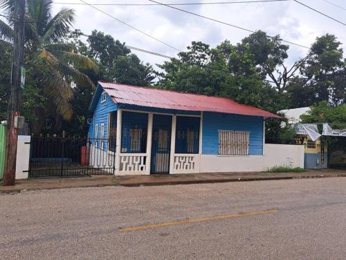 Casa completa en Pedro Santana.