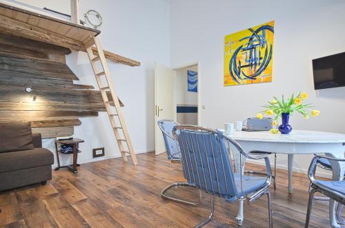 Quiet Courtyard Apartment (PB1), Берлин (фото 9)