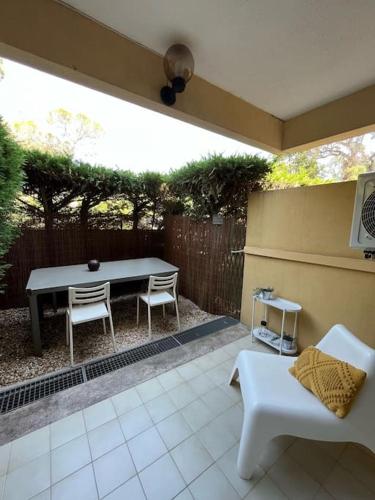 Studio Bord de Mer Boulouris a Saint Raphael near Chez tata