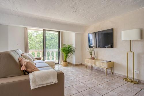 CHARMANT 2 PIECES DANS VILLA INDIVIDUELLE TERRASSES JARDIN in 卡爾羅