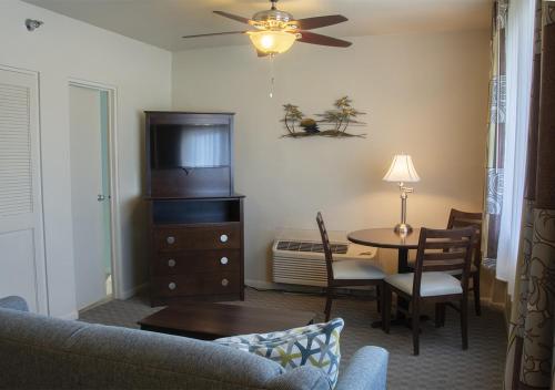 Palm Pavilion Inn – Clearwater Beach, FL