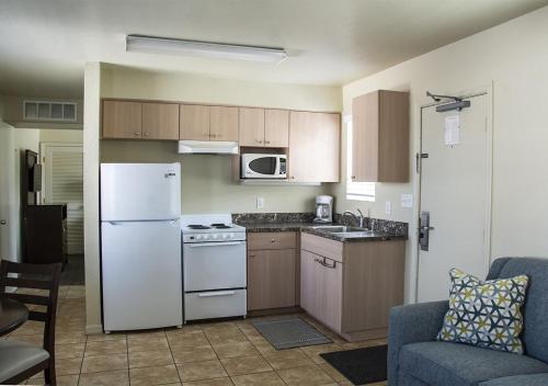 Palm Pavilion Inn – Clearwater Beach, FL