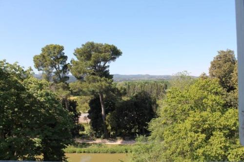 Château sur le Canal du midi proche de Carcassonne