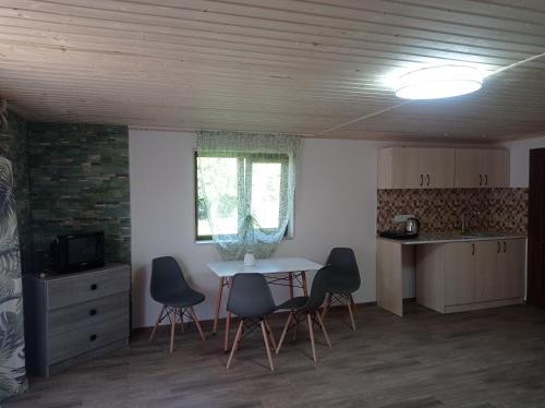 Kitchen, Amrakits Canyon Guest House 1 in Stepʼanavan
