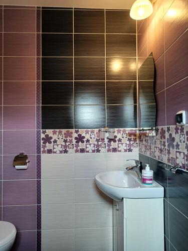 Pod Modrzewiami Pod Modrzewiami