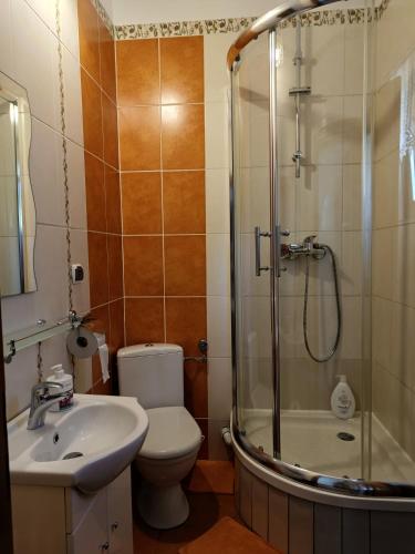 Pod Modrzewiami Pod Modrzewiami