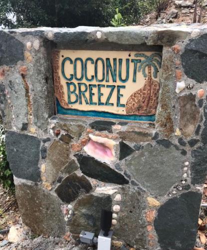 COCONUT BREEZE VILLA: MESMERIZING VIEWS, COOLING TRADEWINDS