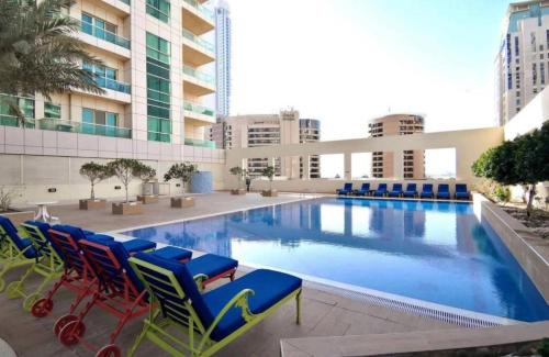 Lovely Newly Furnished Ocean View Studio in Royal Oceanic Tower, Dubaï (photo 3)