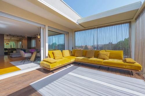 Venice New Luxury Penthouse - free parking and roof terrace