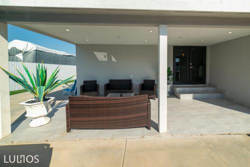 Modern 6 bedroom home with Pool and BBQ in Miami L34