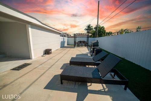 Modern 6 bedroom home with Pool and BBQ in Miami L34