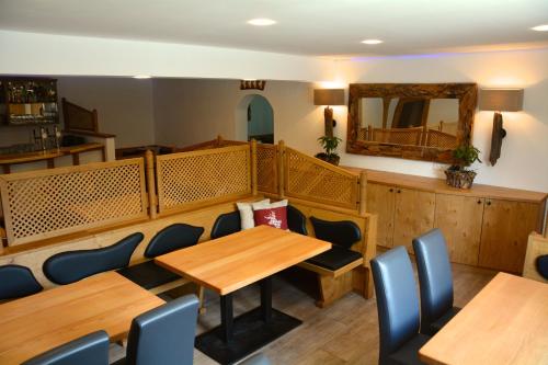 Pub/salon, Pension Milan in Zell Am See Airport