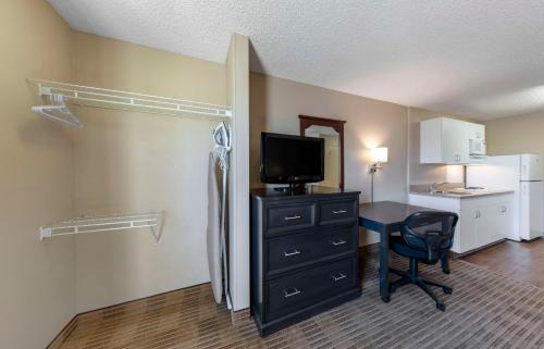 Extended Stay America Suites - Orange County - Katella Ave.