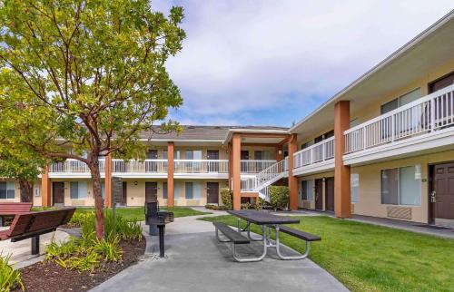 Extended Stay America Suites - San Francisco - San Mateo - SFO