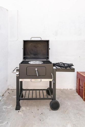 Lisbon Garden Stays, with BBQ, Easy Parking near Tejo, Fast Access to Alfama & Downtown, Lisabon (fotografie 6)