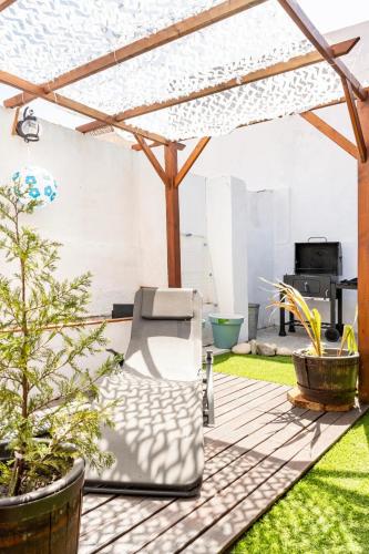 Lisbon Garden Stays, with BBQ, Easy Parking near Tejo, Fast Access to Alfama & Downtown, Lissabon