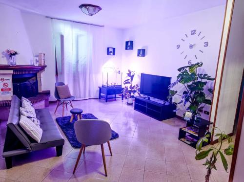  Charlie´s Home Arezzo-Appartamento-B&B Arezzo con Parcheggio privato- Arezzo Città del Natale 2023 - Centro Arezzo Fiere e Congressi- Mercatini Natale Arezzo Casa di Babbo Natale e Villaggio Tirolese 2023 in Arezzo
