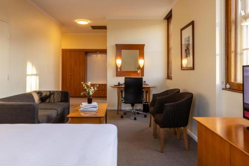 Sydney Harbour Hotel - image 4