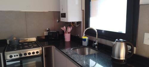 One-Bedroom Apartment image 2