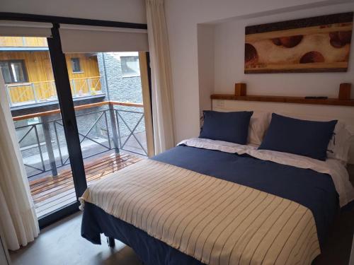 One-Bedroom Apartment image 1