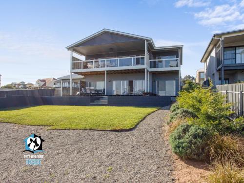 Ultimate in Middleton Coastal Style with Views Sleeps 10