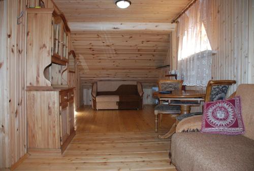 1 queen bed, 2 sofa beds