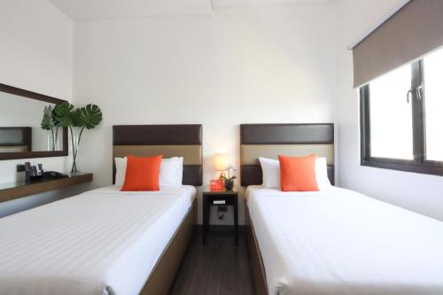 Privato Makati, Manila