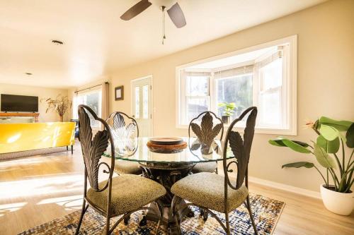 5 Beds, 2 Full Baths, w/Gazebo, w/Fenced Backyard in Cidade Yuba (CA)
