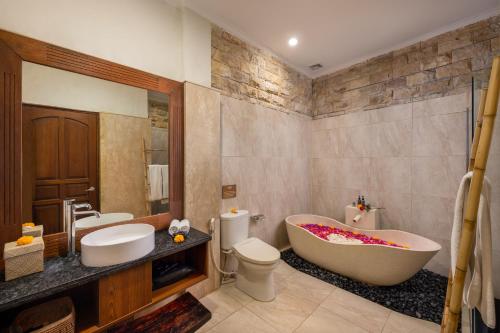 room detail thumbnail 2