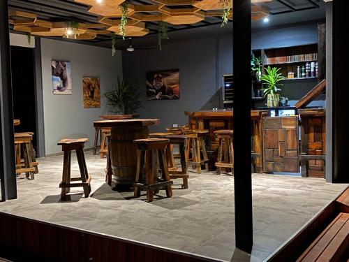 Bar/ Salón, Mababe River Campsite in Mababe