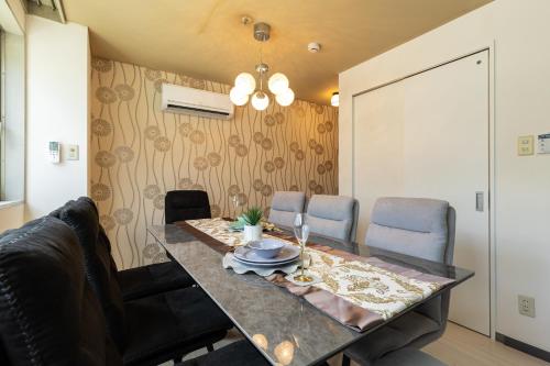 Premier Stay NAMBA なんば駅徒歩3分 3 mins walk from Namba Station 7rooms table 2baths 4toilets Osaka