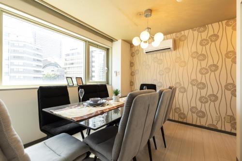 Premier Stay Namba 1 building for rent 7 rooms Billiards table 2 baths 4 toilets