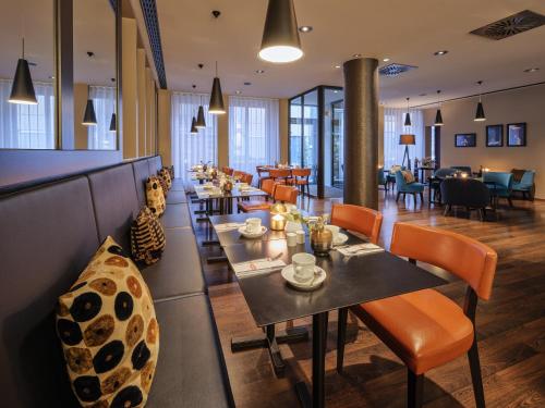 Adina Apartment Hotel Frankfurt Neue Oper - image 10